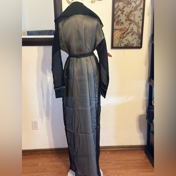 Abaya Kaftan 2 piece. Silk inner piece with matching scarf - Picture 3 of 5